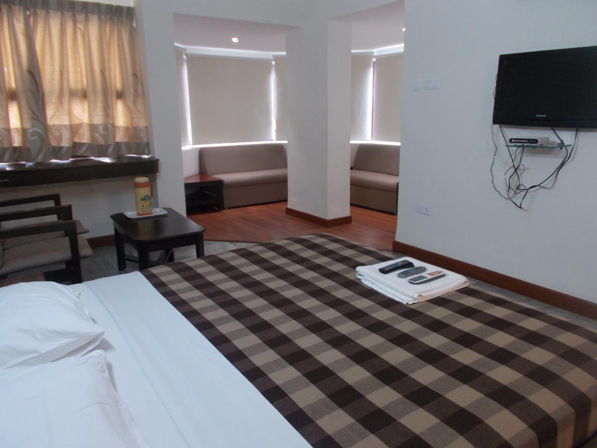 Samrat Residency Otel Bangalore Dış mekan fotoğraf